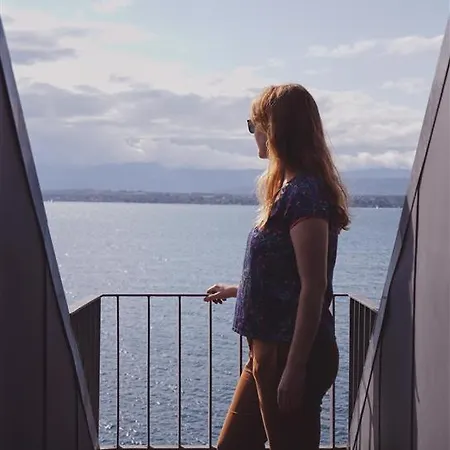Maison Du Boutique Νιόν