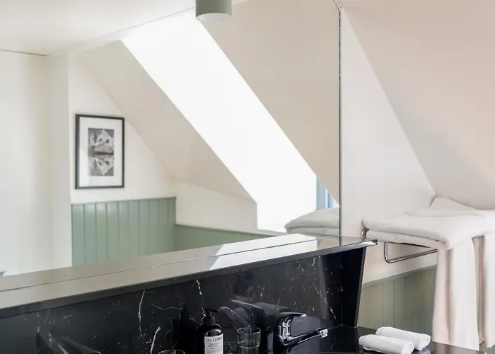 Maison Du Boutique نيون