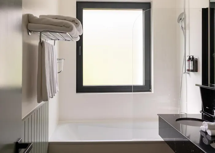 Maison Du Boutique نيون