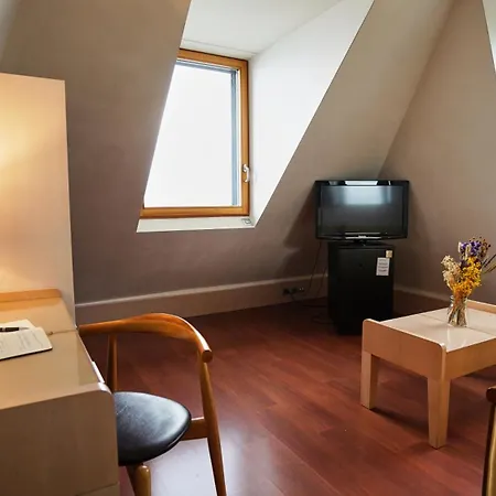 Hotel Real By Happyculture Nyon
